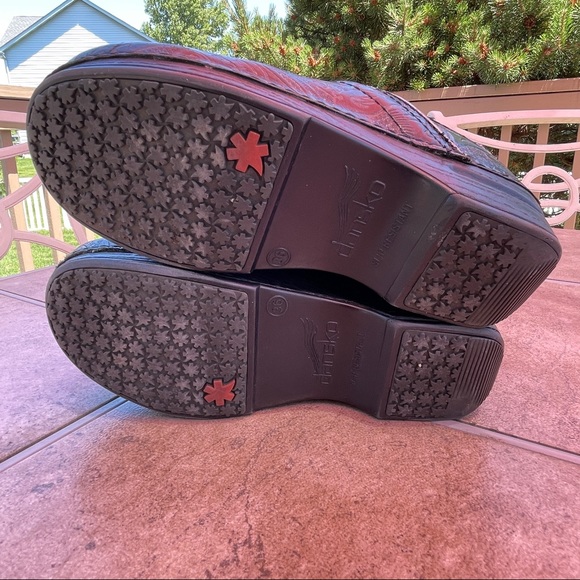 DANSKO XP Black Tooled Leather Cogs Size 36, US 5.5-6 - Picture 5 of 7